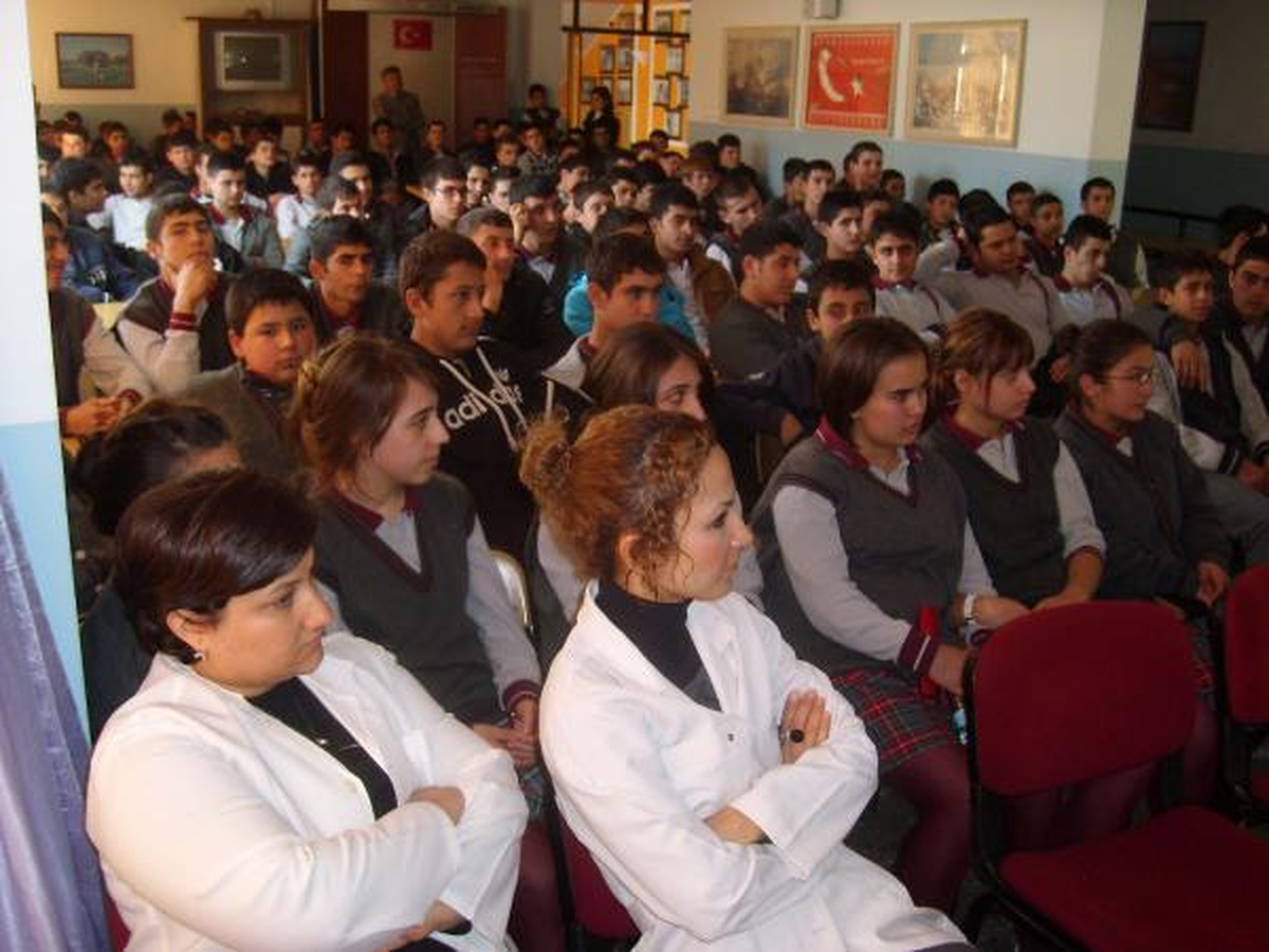 30 Bin Kişiye Uyuşturucu Eğitimi