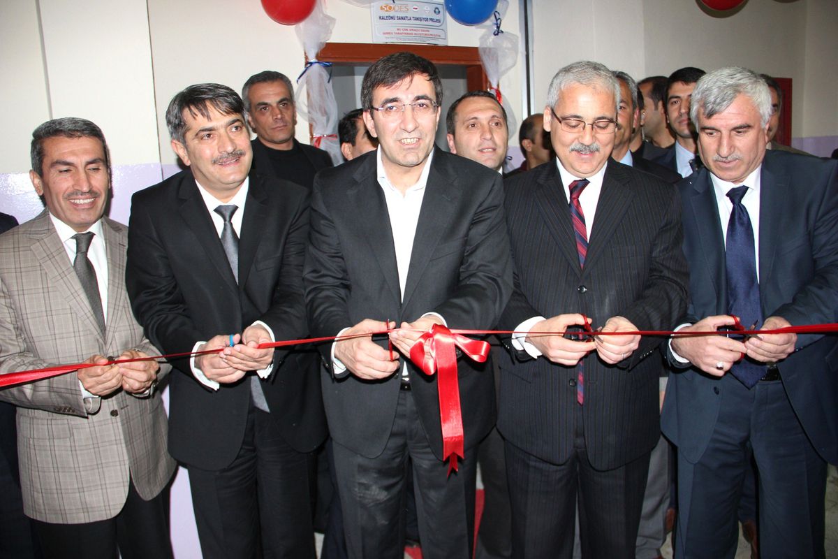Bakan Yılmaz, Bingöl'de 'Onlıne Kütüphane' Açılışı Yaptı