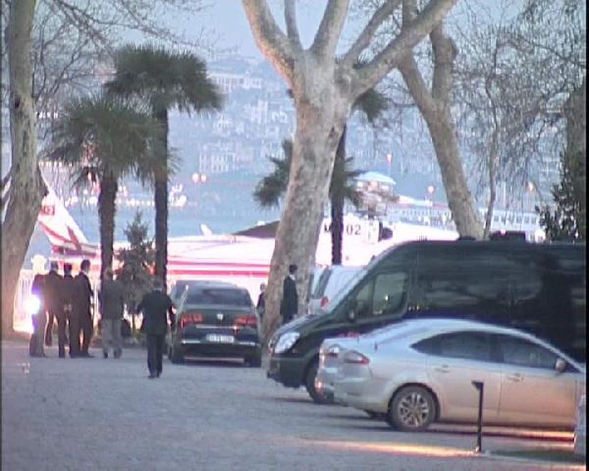 Dolmabahçe\'de Helikopterli Zirve