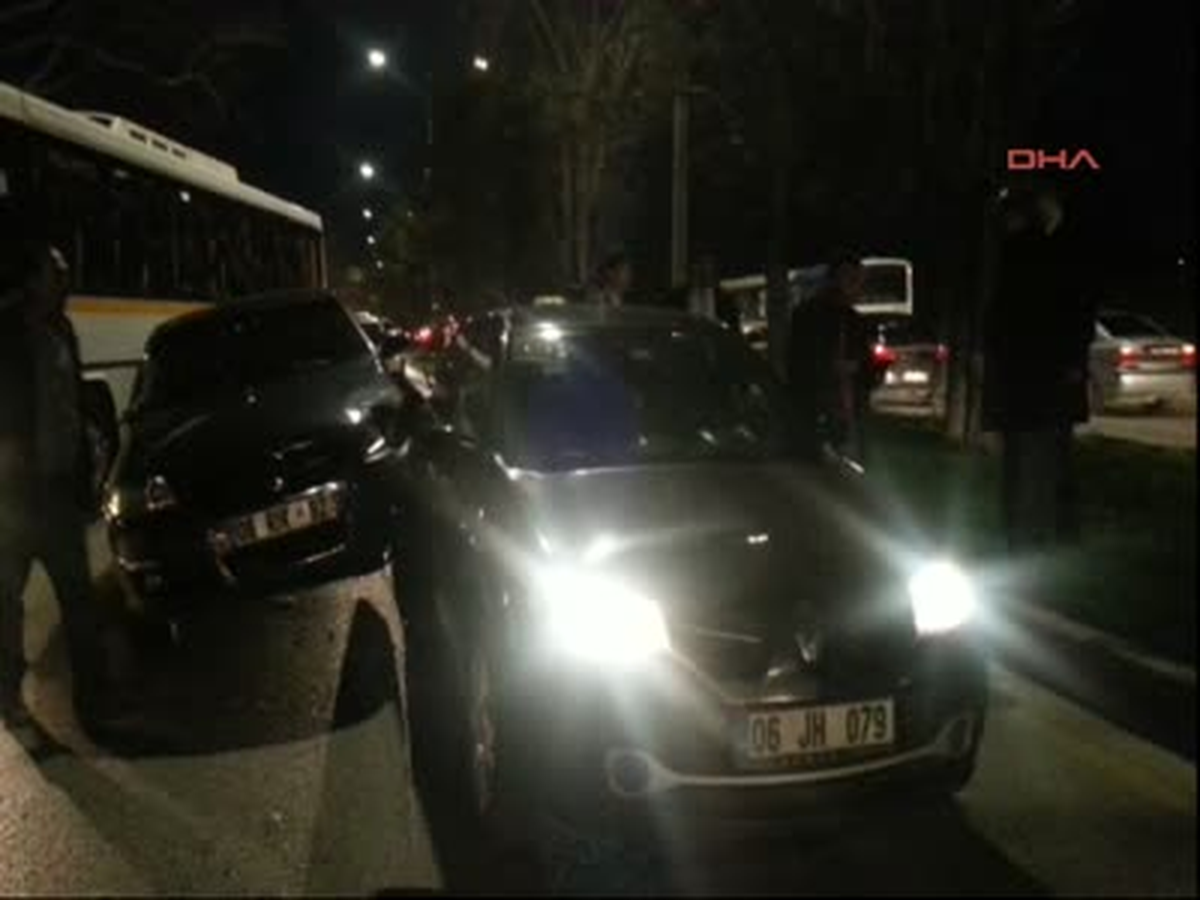 Başbakanlık Konvoyunda Kaza Başbakanlık Resmi Konutu\'ndan, AK Parti Genel Merkezi\'ne Gitmekte Olan...