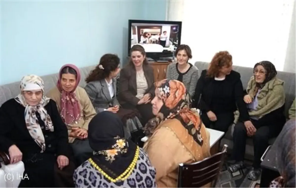 Bayan Düzgün, Üçüz Ninelere Misafir Oldu