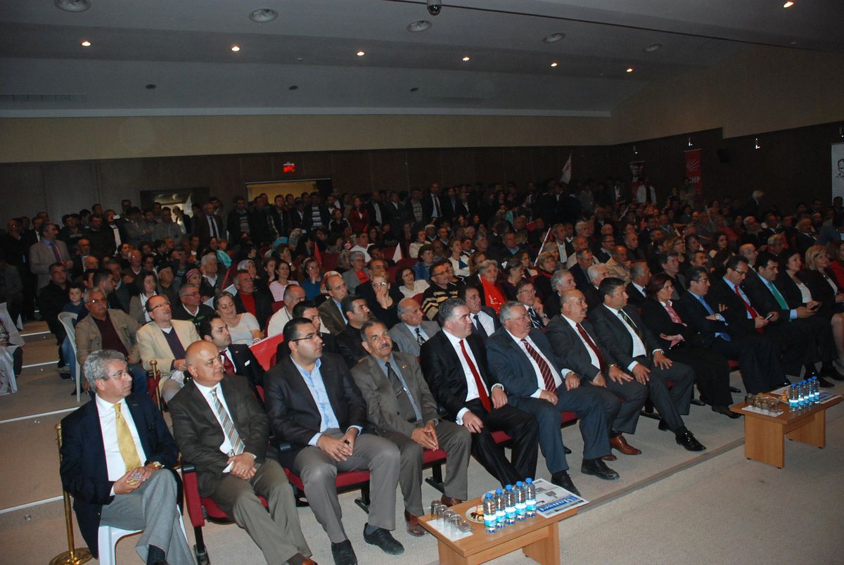 Didim CHP\'de Rozet Töreni