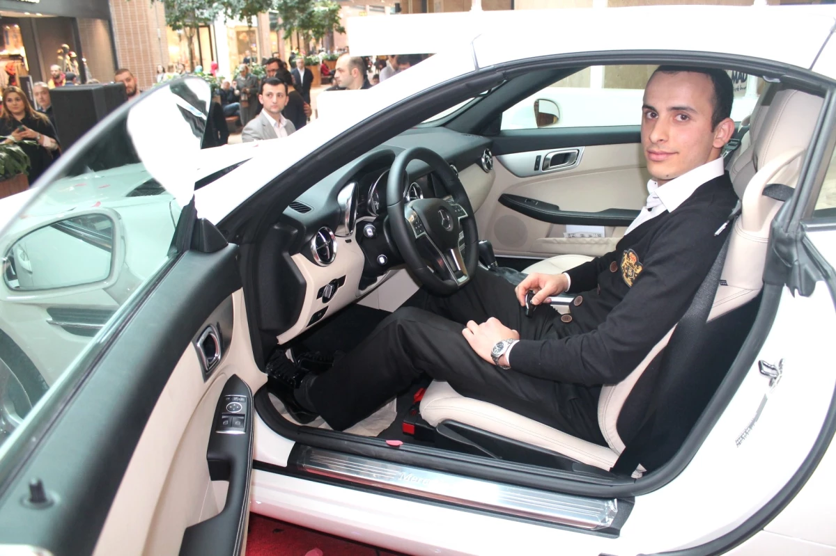 Forum Trabzon\'da Mercedes-Benz Slk 200 Passion Sahibine Teslim Edildi