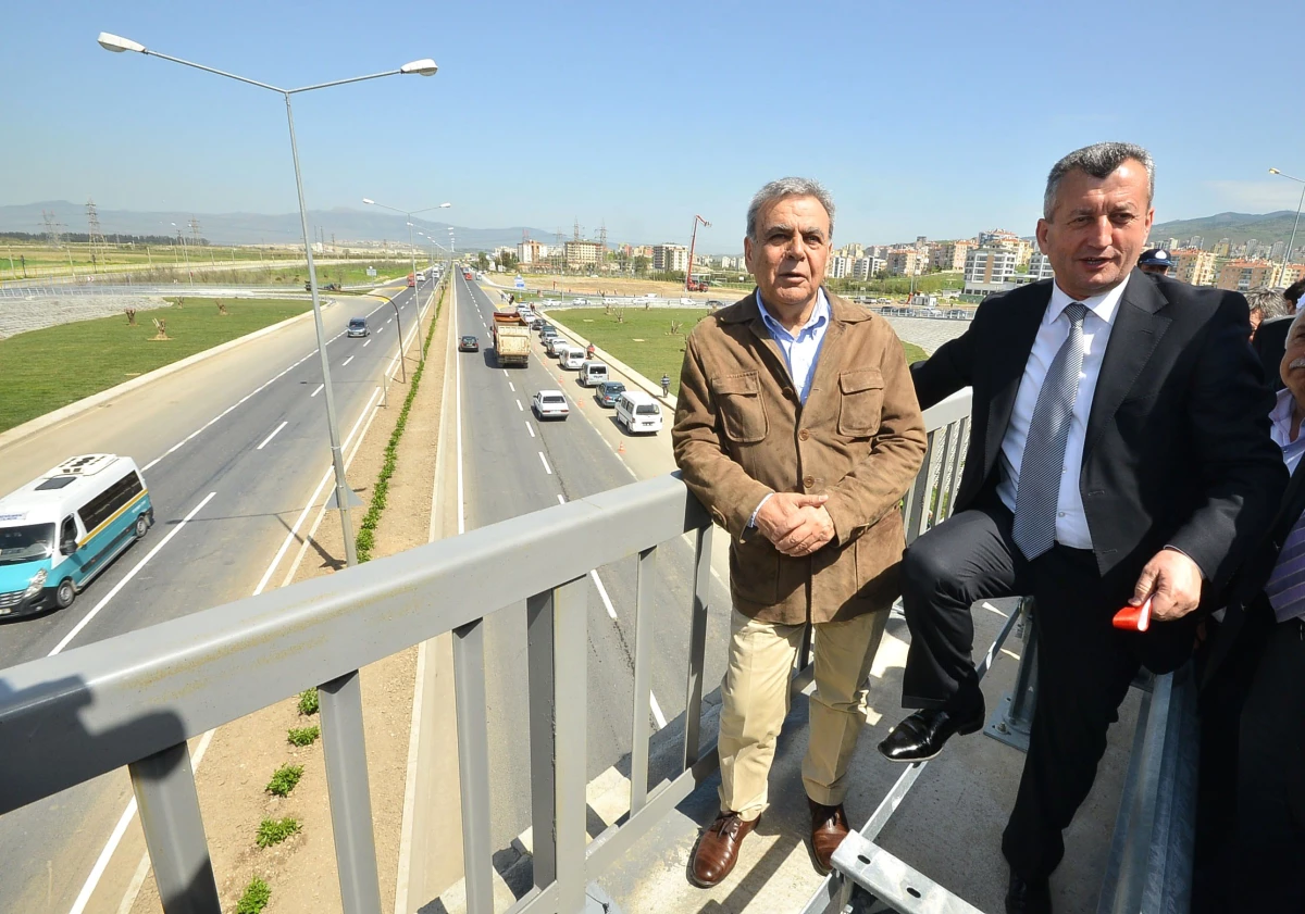 İzmir\'de Ulukent Köprülü Kavşağı\'nın Açılışı