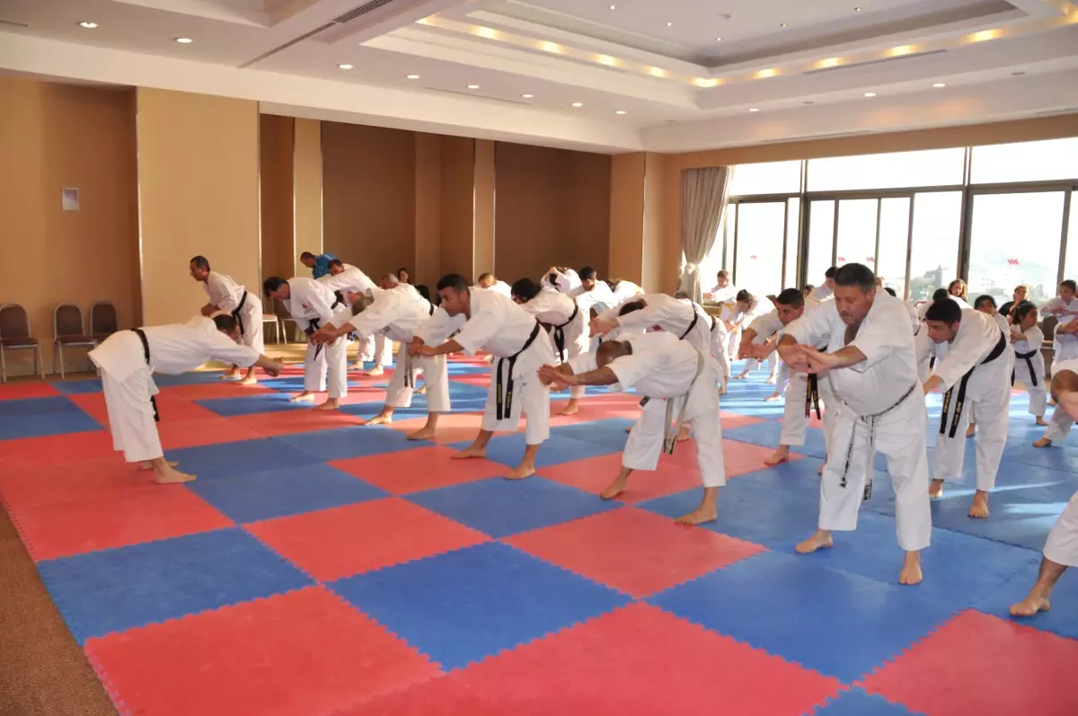 Japon Karate Birliği Semineri Kuşadası'nda Yapıldı