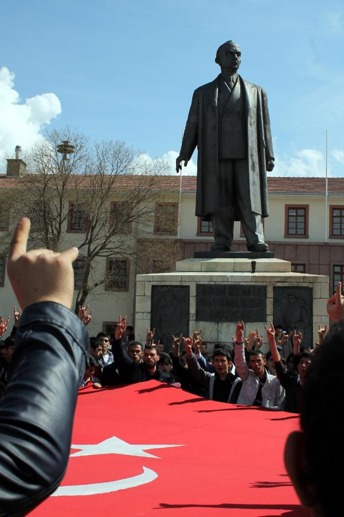 Ülkücüler\'den Bahçeli\'ye Destek Eylemi