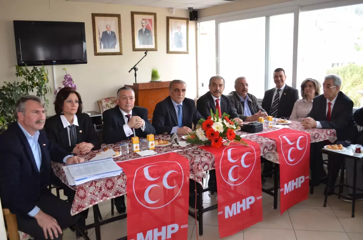 MHP Aydın Milletvekili Uzunırmak Söke\'de Basınla Buluştu