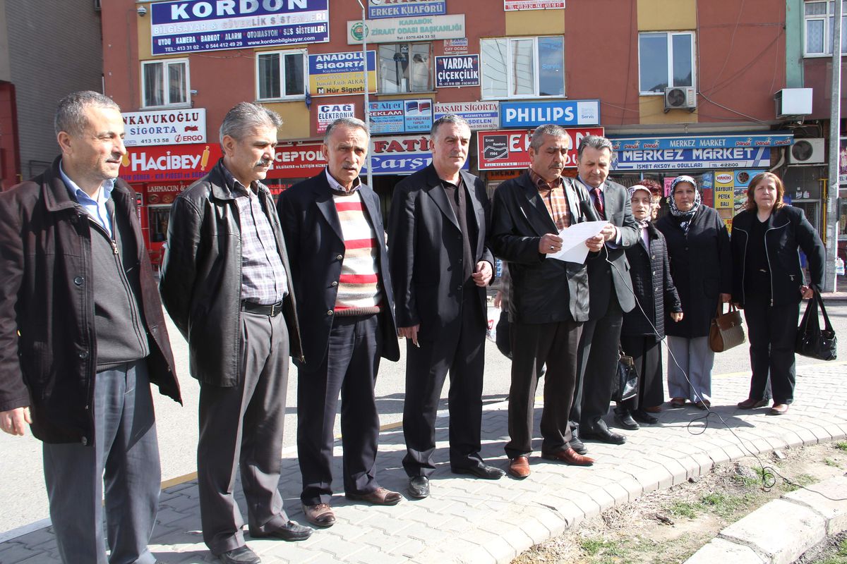 MHP\'den Bayrak Asma Çağrısı