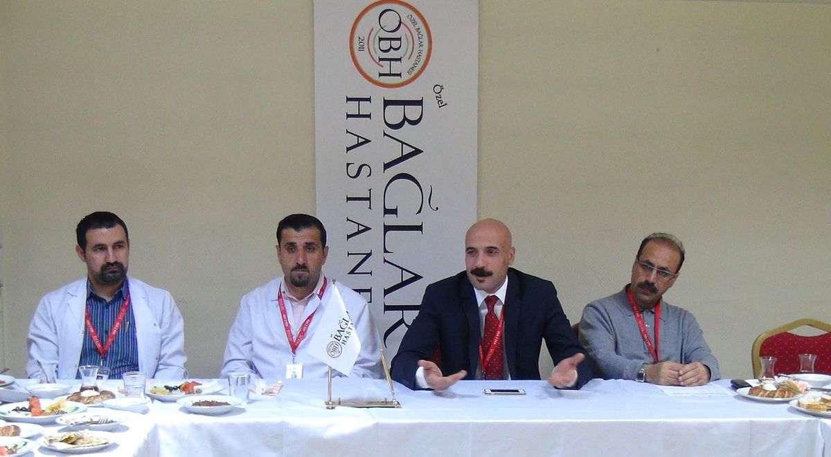 Özel Bağlar Hastanesi\'nden Suriyelilere Yardım