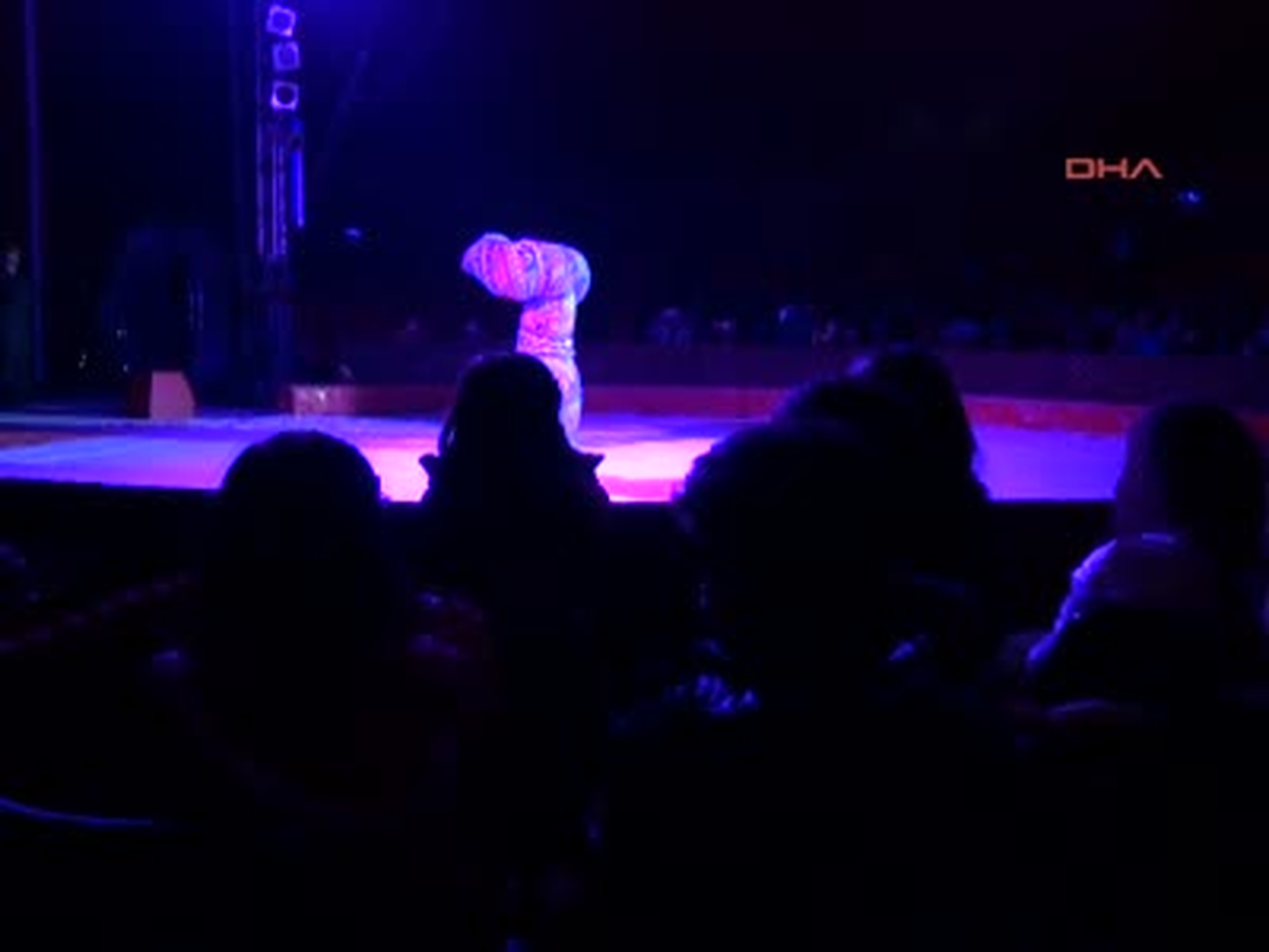 Polis, Dar Gelirli Ailelerin Çocuklarını Sirke Götürdü