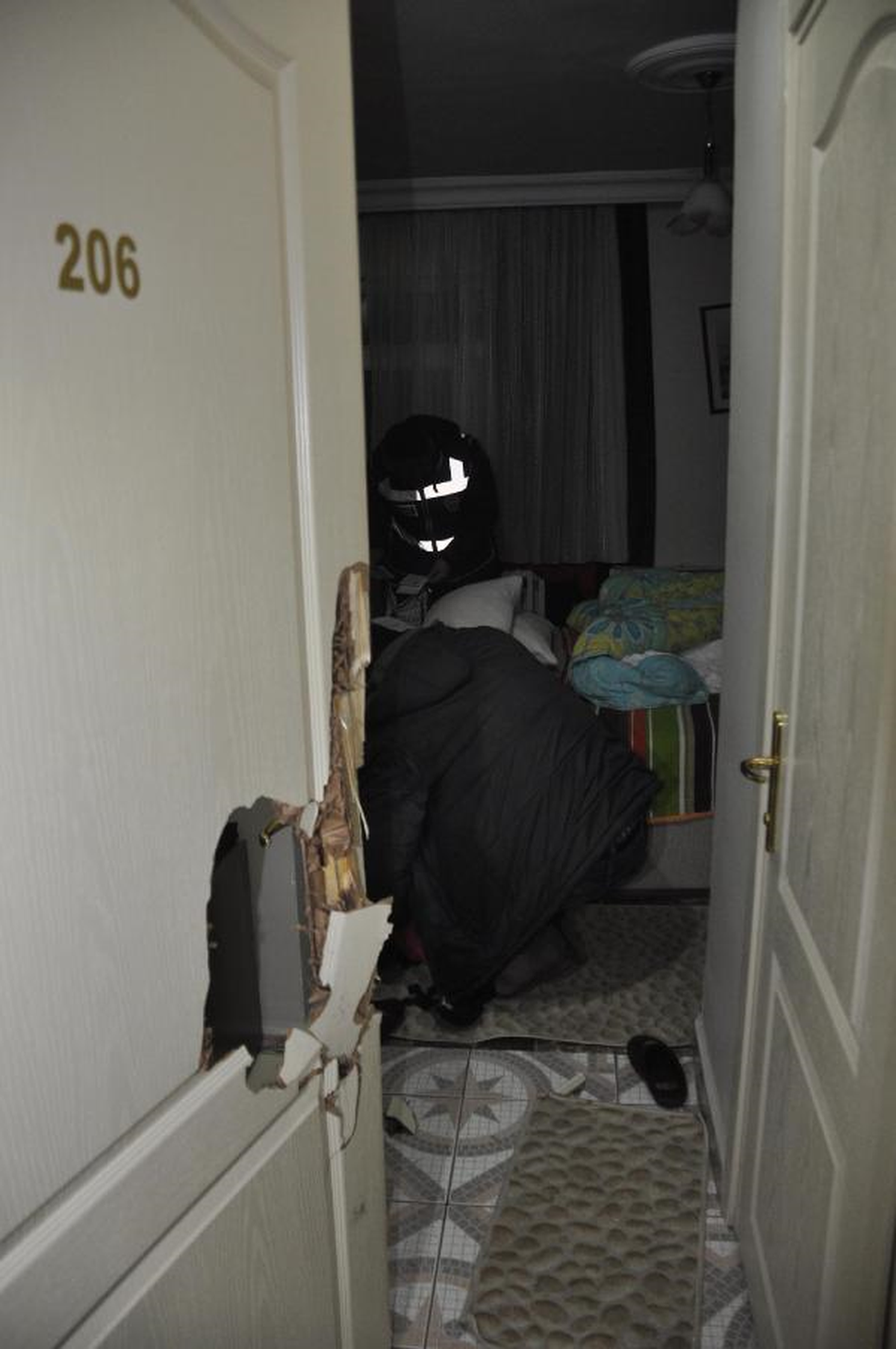 Polisten Fuhuş Baskını: 22 Gözaltı
