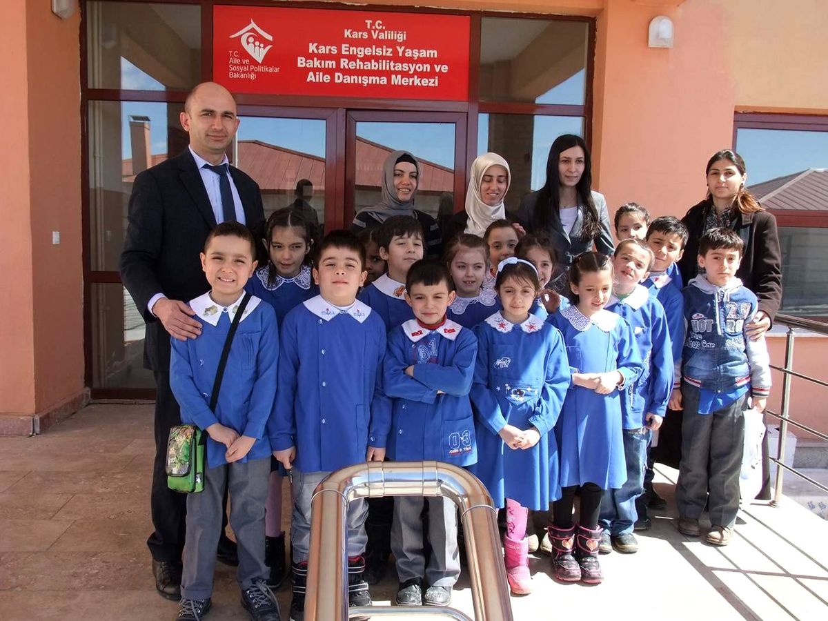 Sarıkamışlı Öğrencilerden Anlamlı Ziyaret