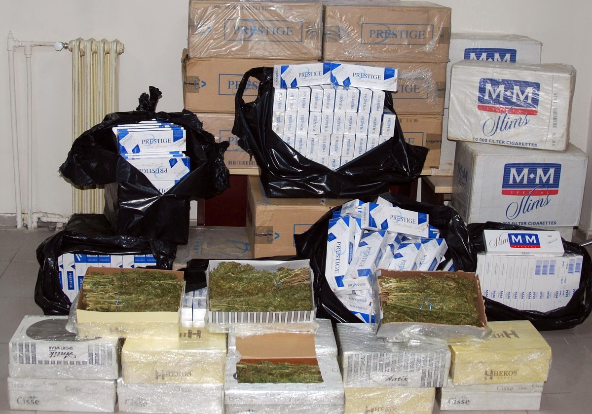 15 Bin Paket Kaçak Sigara Ele Geçirildi