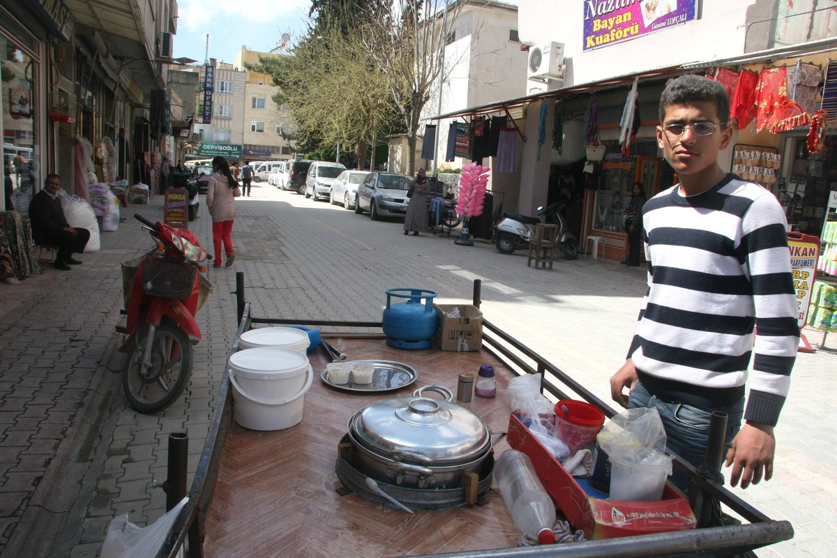 Suriyeliler Geçimlerini Sağlamak İçin Çalışmaya Başladı