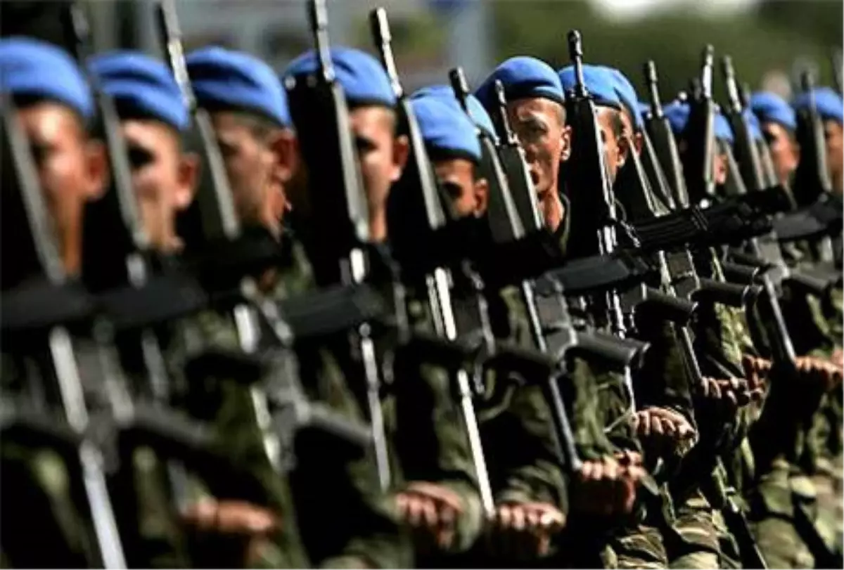 Uzman Erbaşlar Haklarını Meclis\'te Arıyor