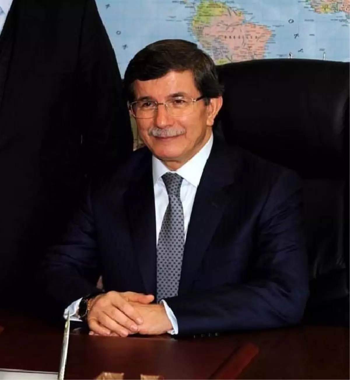 Dışişleri Bakanı Ahmet Davutoğlu, Türkiye\'nin Hayata Geçirdiği "Hücre Yenilenmesi" ile...