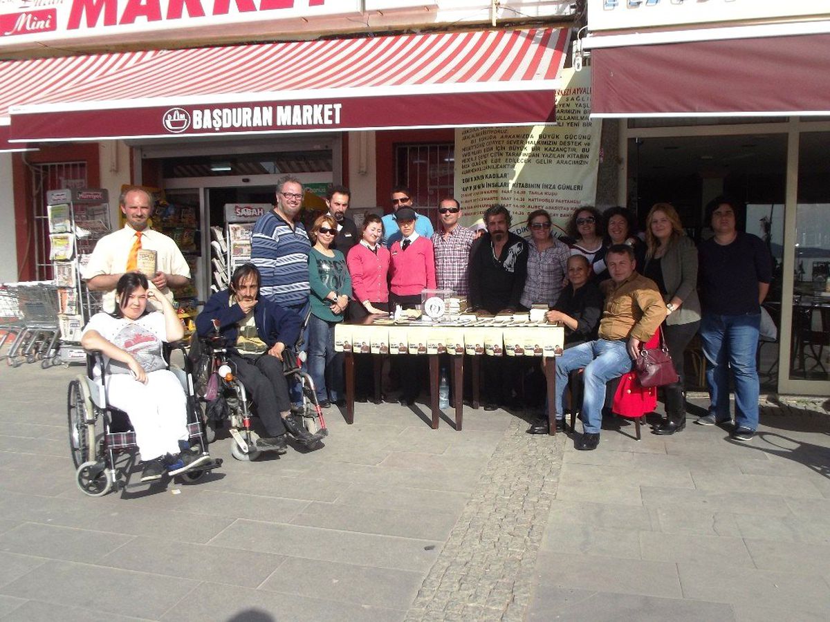 Engellilere İmza Günü Desteği Sürüyor