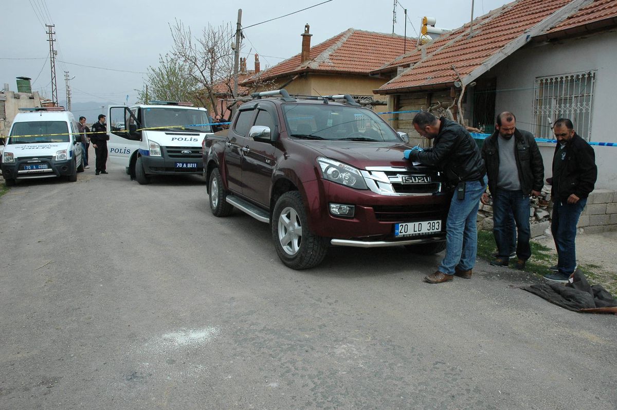 Kamyonetle Geri Gelirken Oğlunu Ezdi