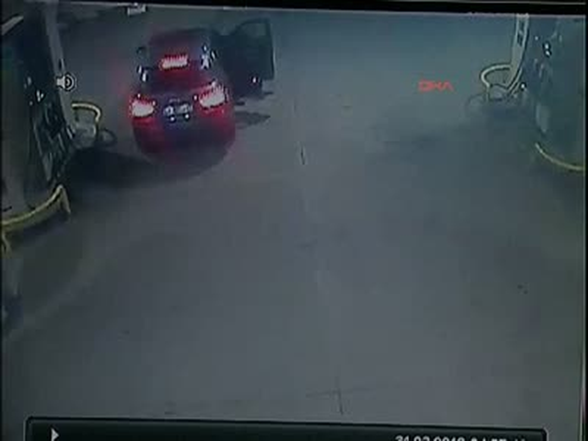 Kartal ve Pendik\'te Seri Soygunek Silahlı ve Maskeli Soyguncular 3 Akaryakıt İstasyonundan 30 Bin...