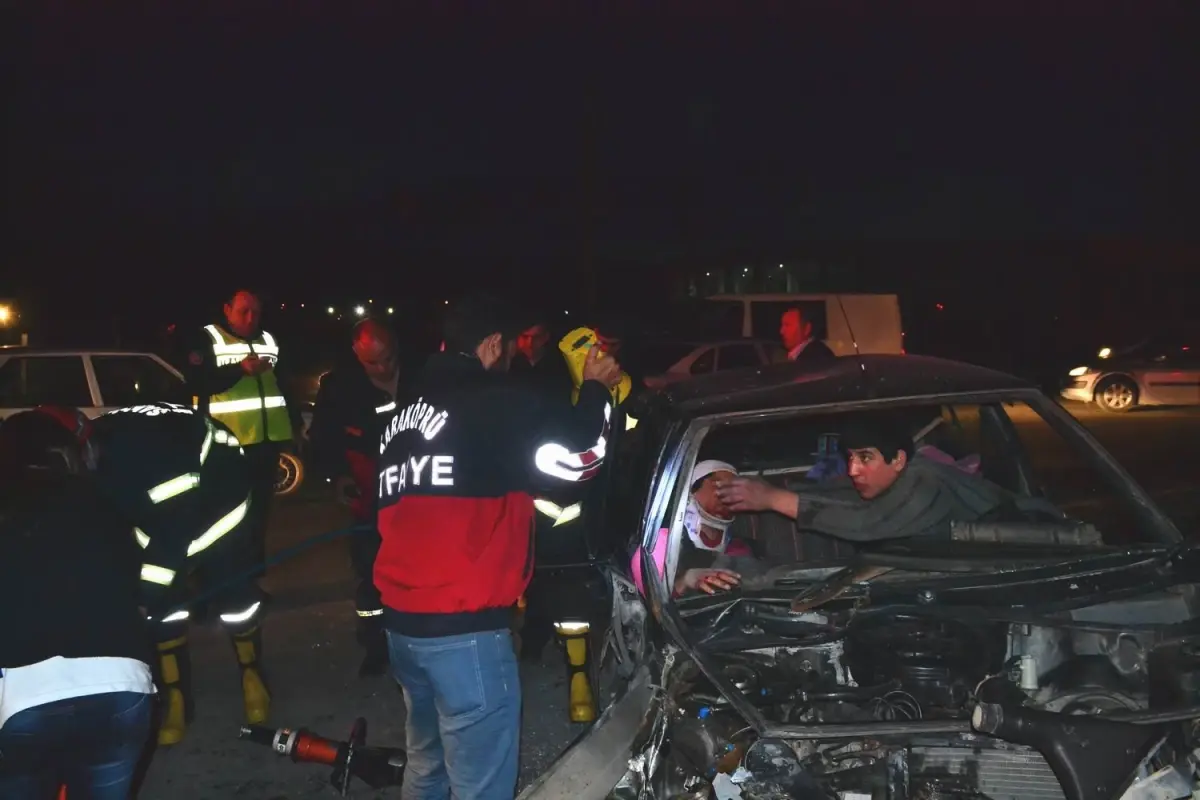 Şanlıurfa\'da Trafik Kazası: 4\'ü Çocuk 6 Yaralı