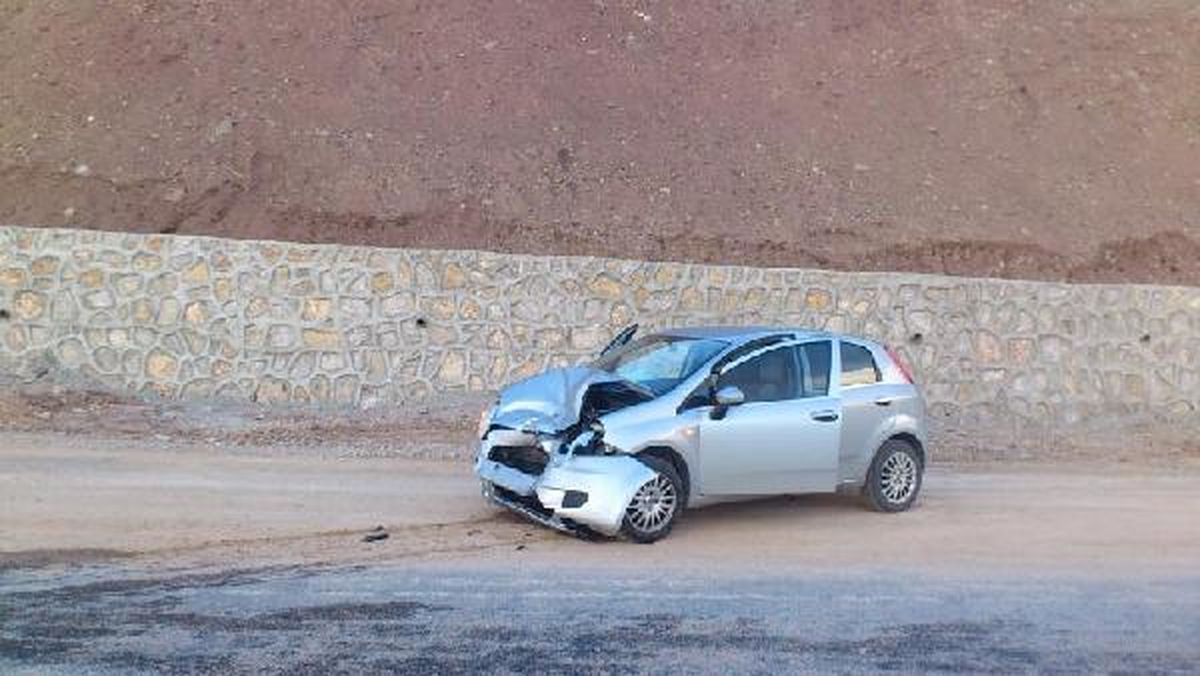 Yenişehir\'de 2 Otomobil Çarpıştı: 5 Yaralı