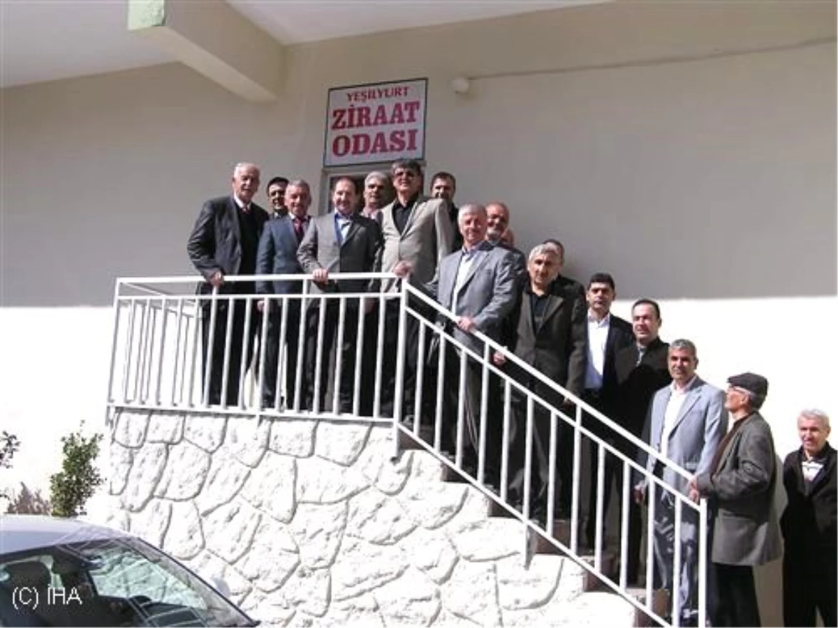 AK Parti Malatya Milletvekili Faruk Öz, Yeşilyurt Ziraat Odası\'nı Ziyaret Etti