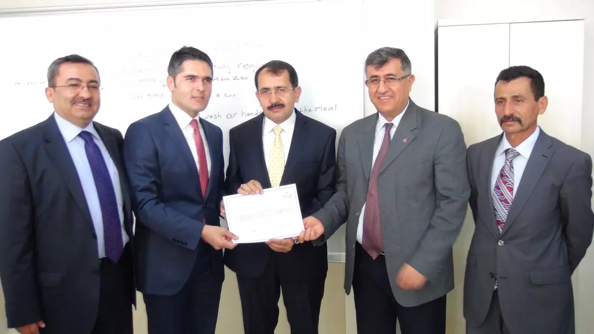 Camilerimiz, Yabancılara Yabancı Değil