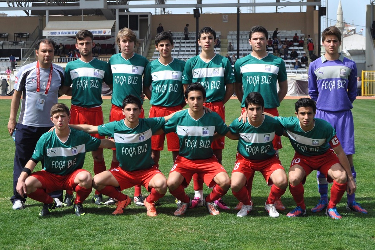 Foça Belediyespor U17 Futbol Takımı, Türkiye Şampiyonası\'na Gidiyor