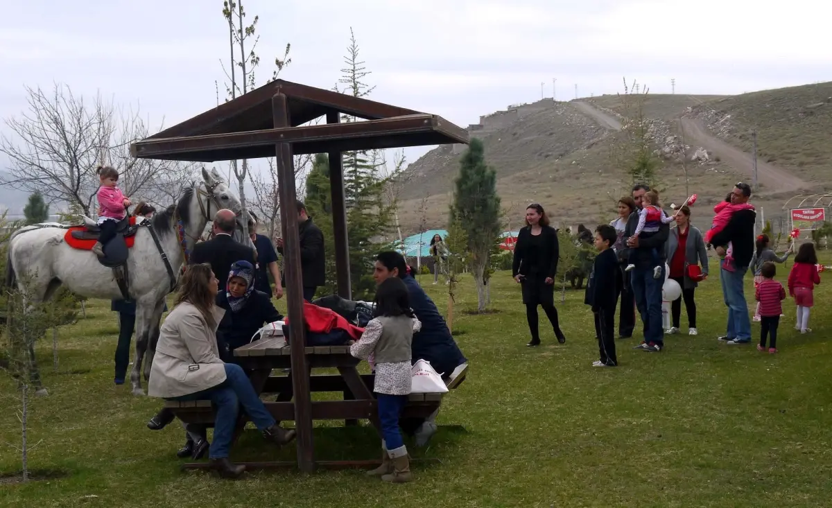 Kayseri ODTÜ Koleji Tanıtım Günü\'ne Yoğun İlgi