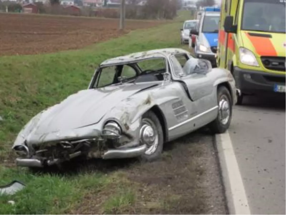 Mercedes 300sl Gullwing ile Yaptığı Kaza Pahalıya Patladı!