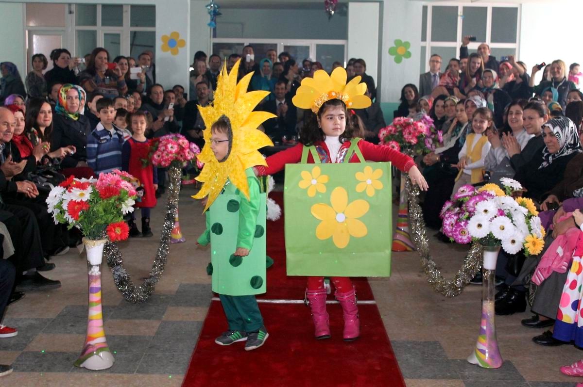 Miniklerden Atık Defilesi