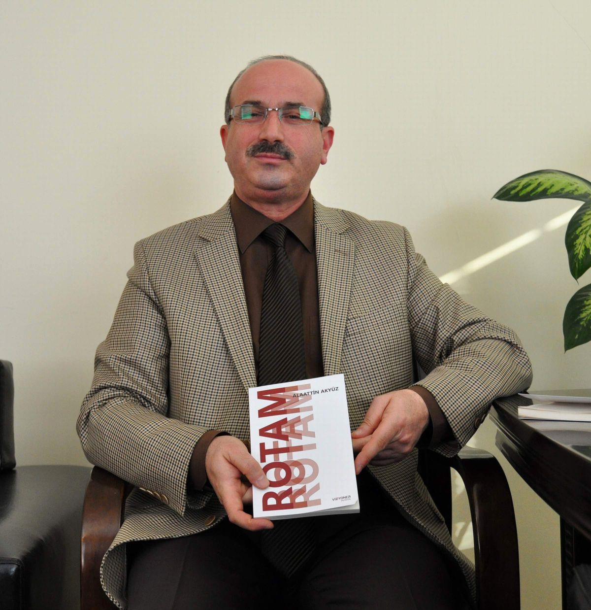 Alaattin Akyüz\'den 5. Şiir Kitabı