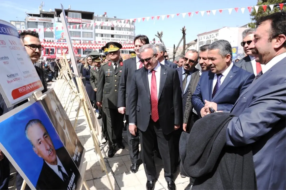 Dünden Bugüne Van Sergisi