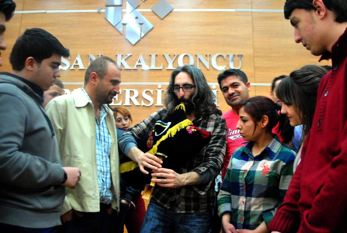 Fırat Tanış, Hkü\'de Oyunculuğu Anlattı