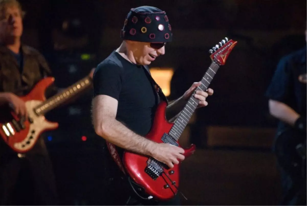 Joe Satriani KüçükÇiftlik Park\'a Geliyor