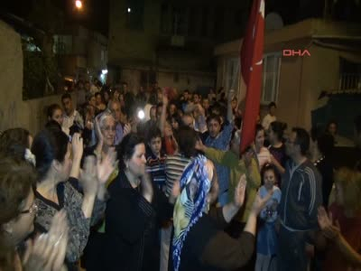 Kurban Kesip Annesinin Elinden Sarma Yedi "Afganistan\'da Kaçırılan Teknisyen Sertaç Dikilitaş...
