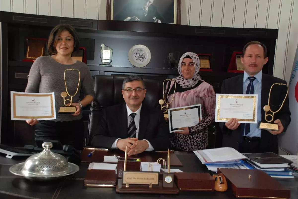 Sağlık Müdürü Karakök, Yılın Sağlık Çalışanlarını Makamında Ağırladı