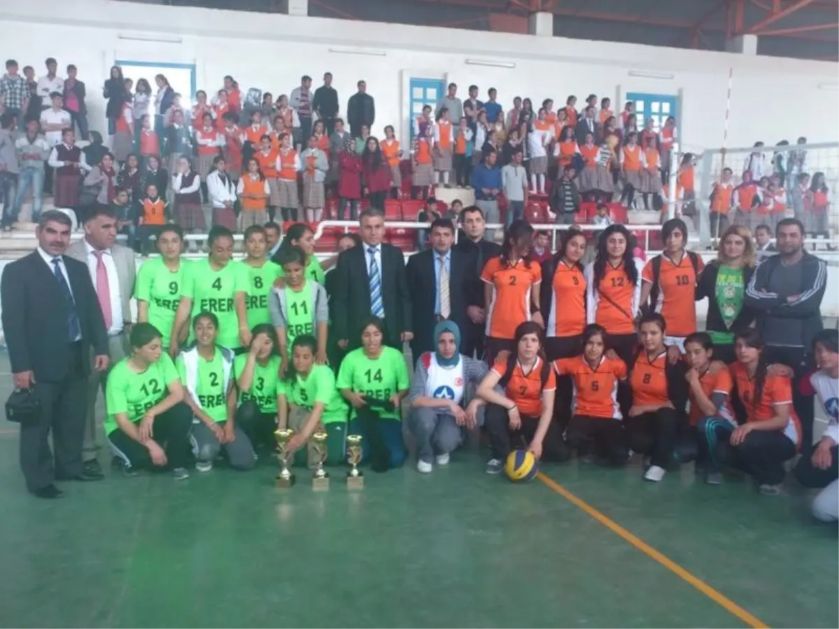 Suruç\'ta Liseler Arası Voleybol Turnuvası