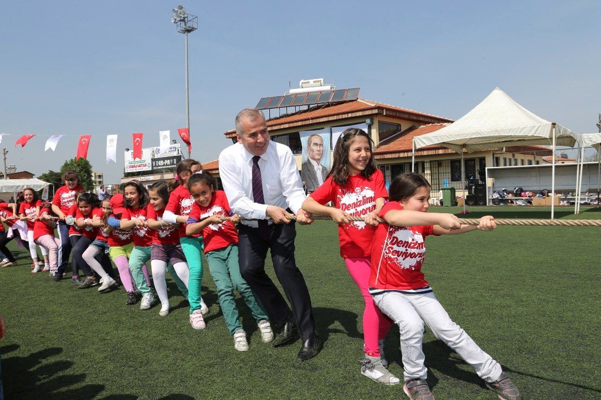 Türkiye\'nin En Büyük Çocuk Şenliği Başladı
