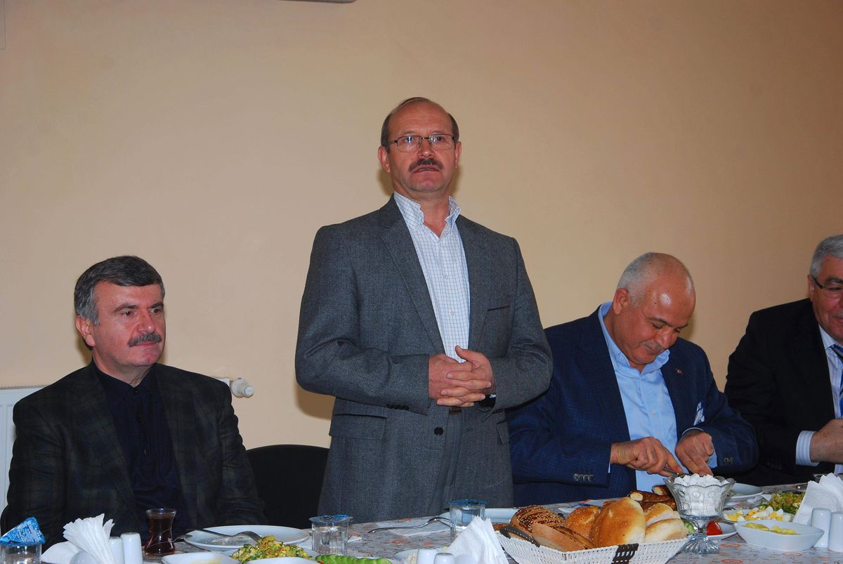 AK Parti İl Teşkilatı İşadamlarıyla Bir Araya Geldi