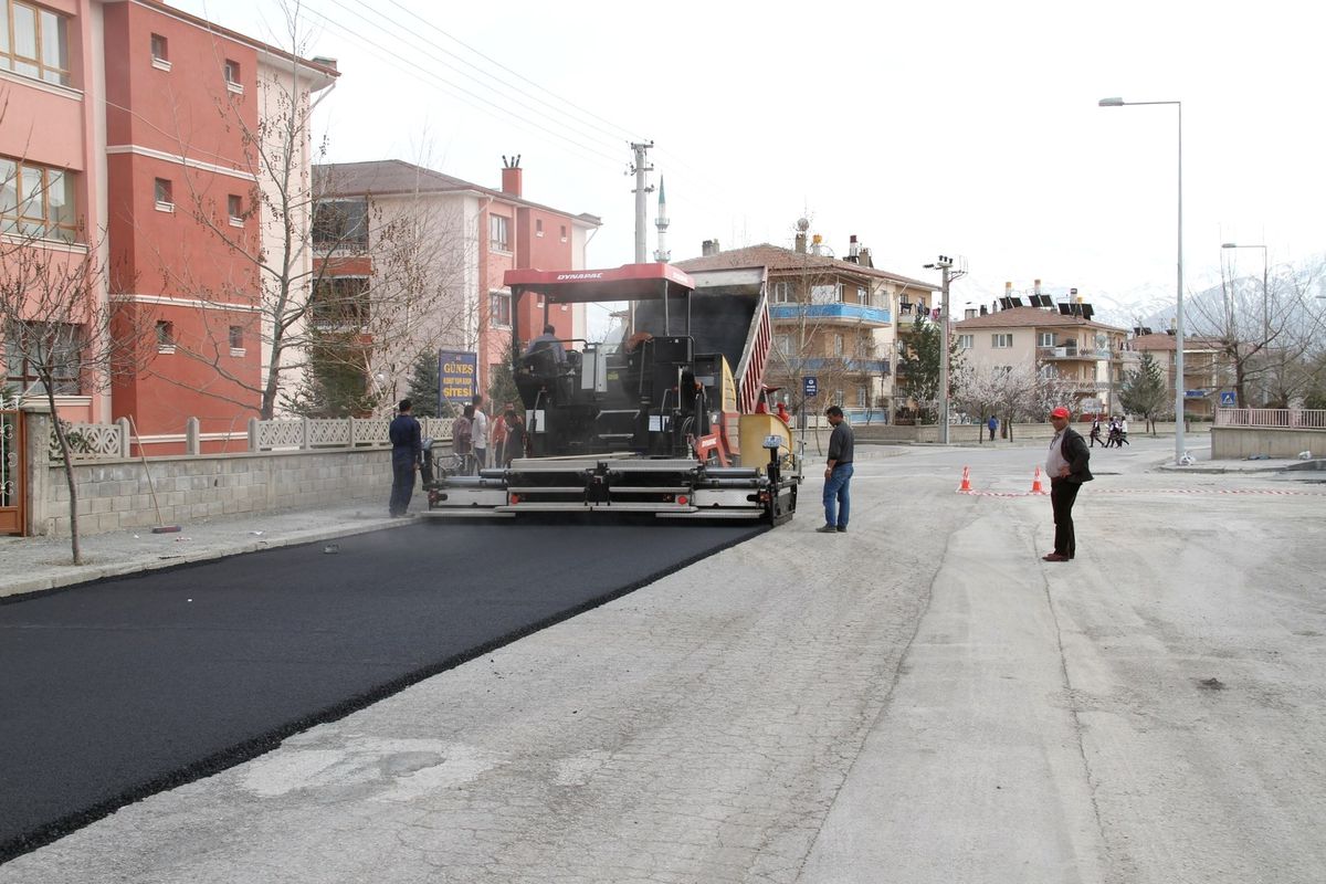 Asfalt Çalışmaları Devam Ediyor