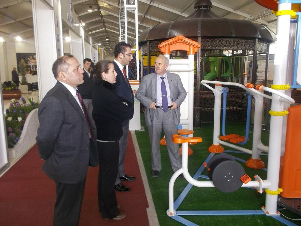 Başkan Karaman Çevre Fuarını Gezdi