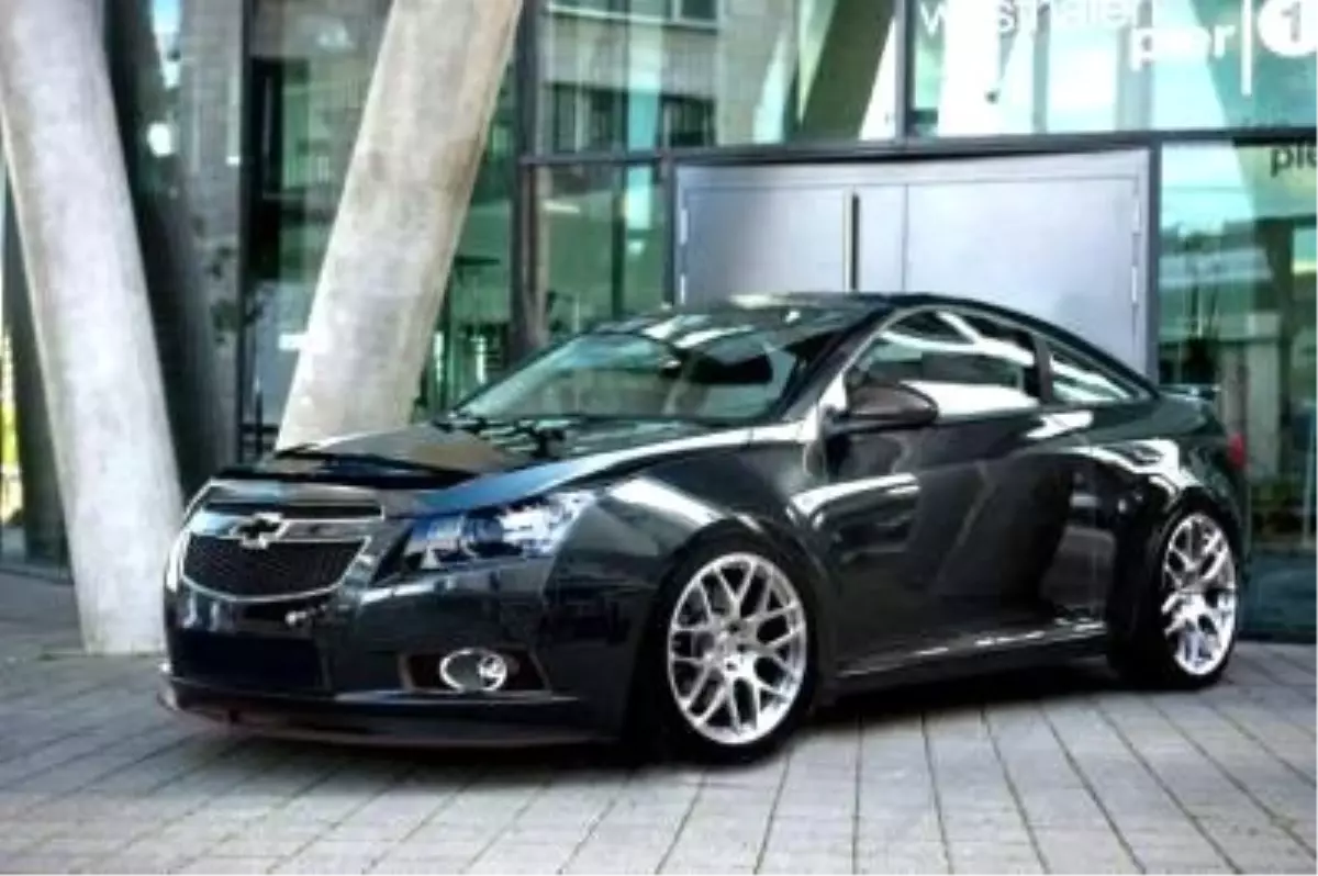 Cruze Coupe Ss Dikkat Çekiyor