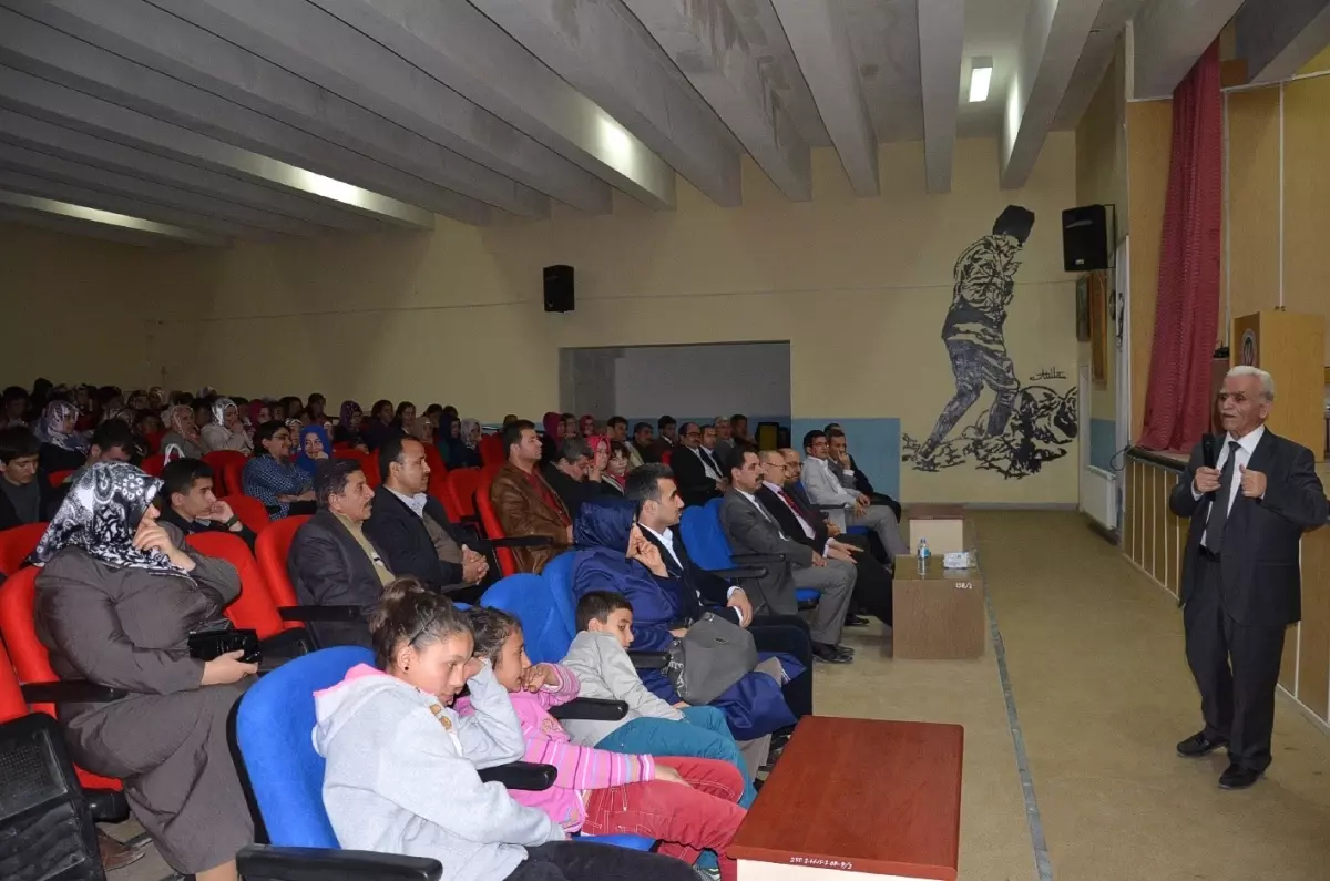 Darende\'de "Aile ve Çocuklara Yaklaşım Konferansı"