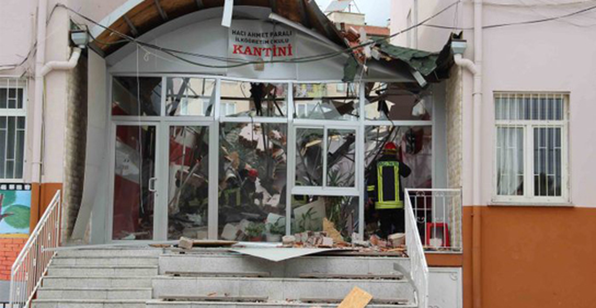 Denizli\'de Çatı Faciası