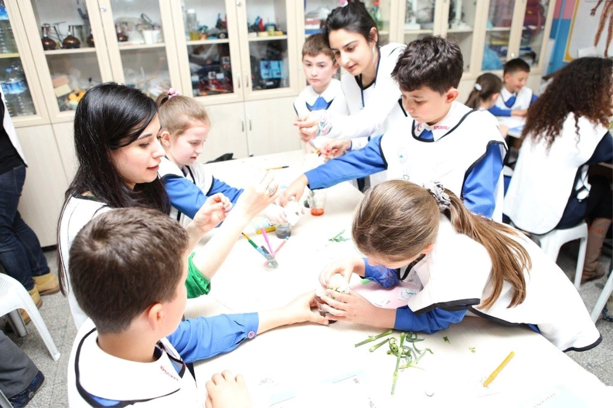 Genç Bilim Elçileri Edirne\'de Öğrencilerle Buluştu