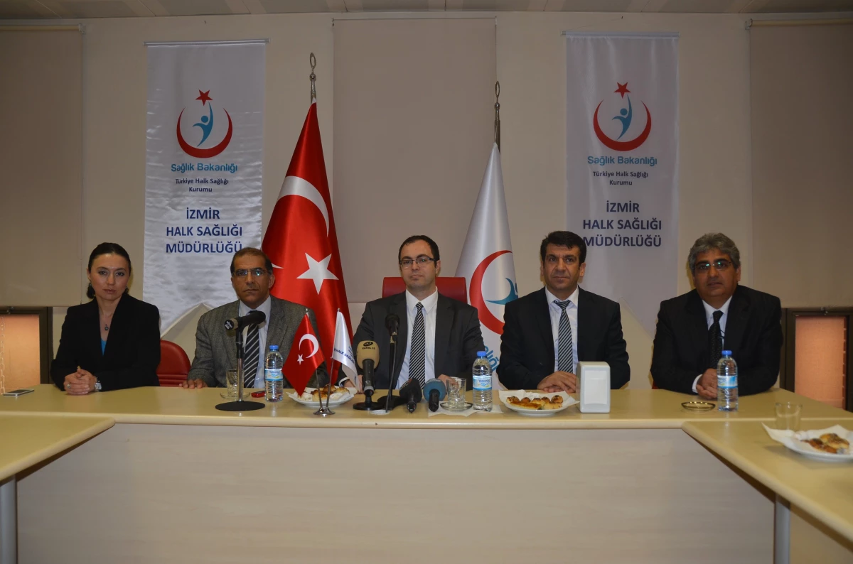 İzmir\'in Halk Sağlıkçıları Eşofmanla İşe Gidecek