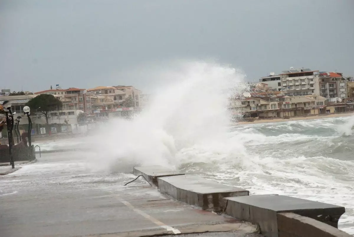 Meteorolojiden Kıyı Ege\'de Fırtına Uyarısı