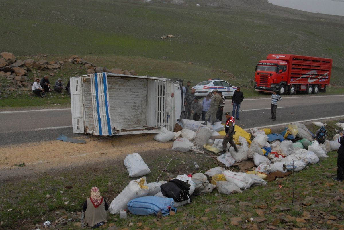 Siverek\'te Trafik Kazası: 2 Yaralı