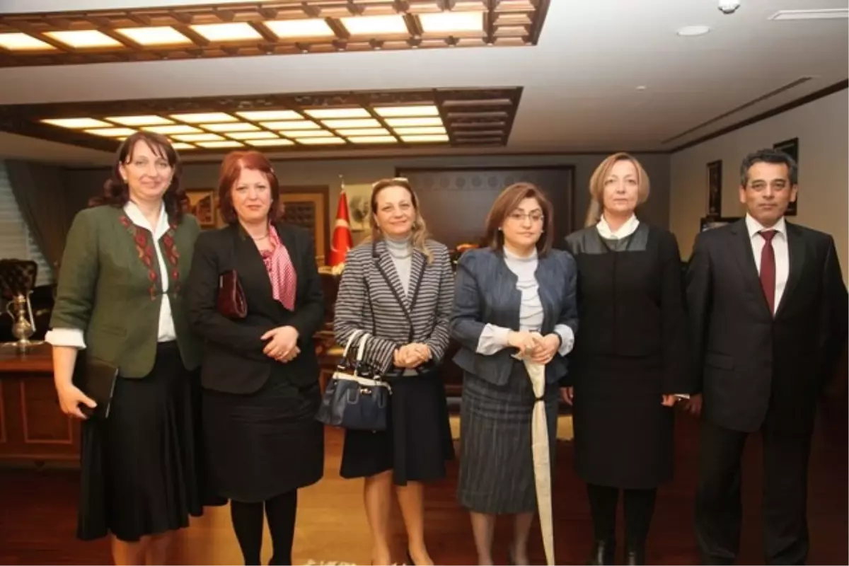 Songül Malkoç ve Aynur Dankaz'dan Bakan Şahin'e Ziyaret